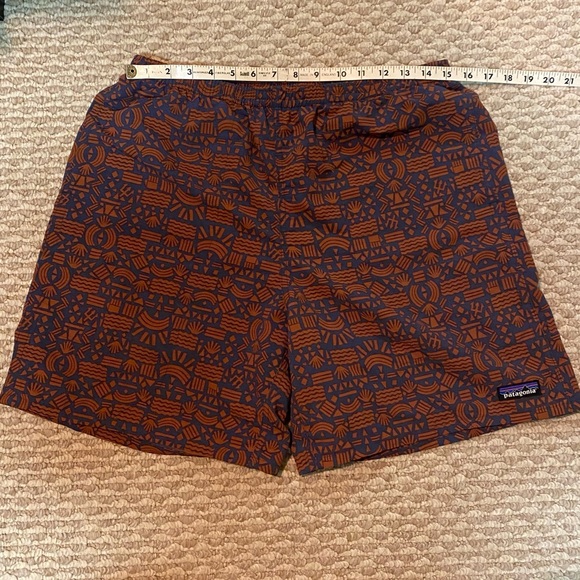 Men’s Patagonia Baggies — 7” inseam, Protected Peaks Stone pattern, M - Picture 4 of 6